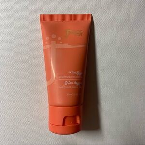 Juvia’s place I am Magic Velvety Matte foundation Vienna 700